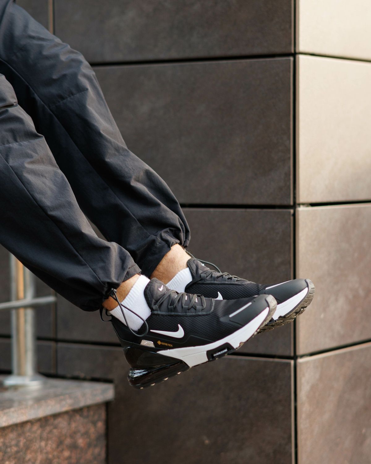 Кросівки Nike Air Max 270 Gore-Tex Black White NK392 фото