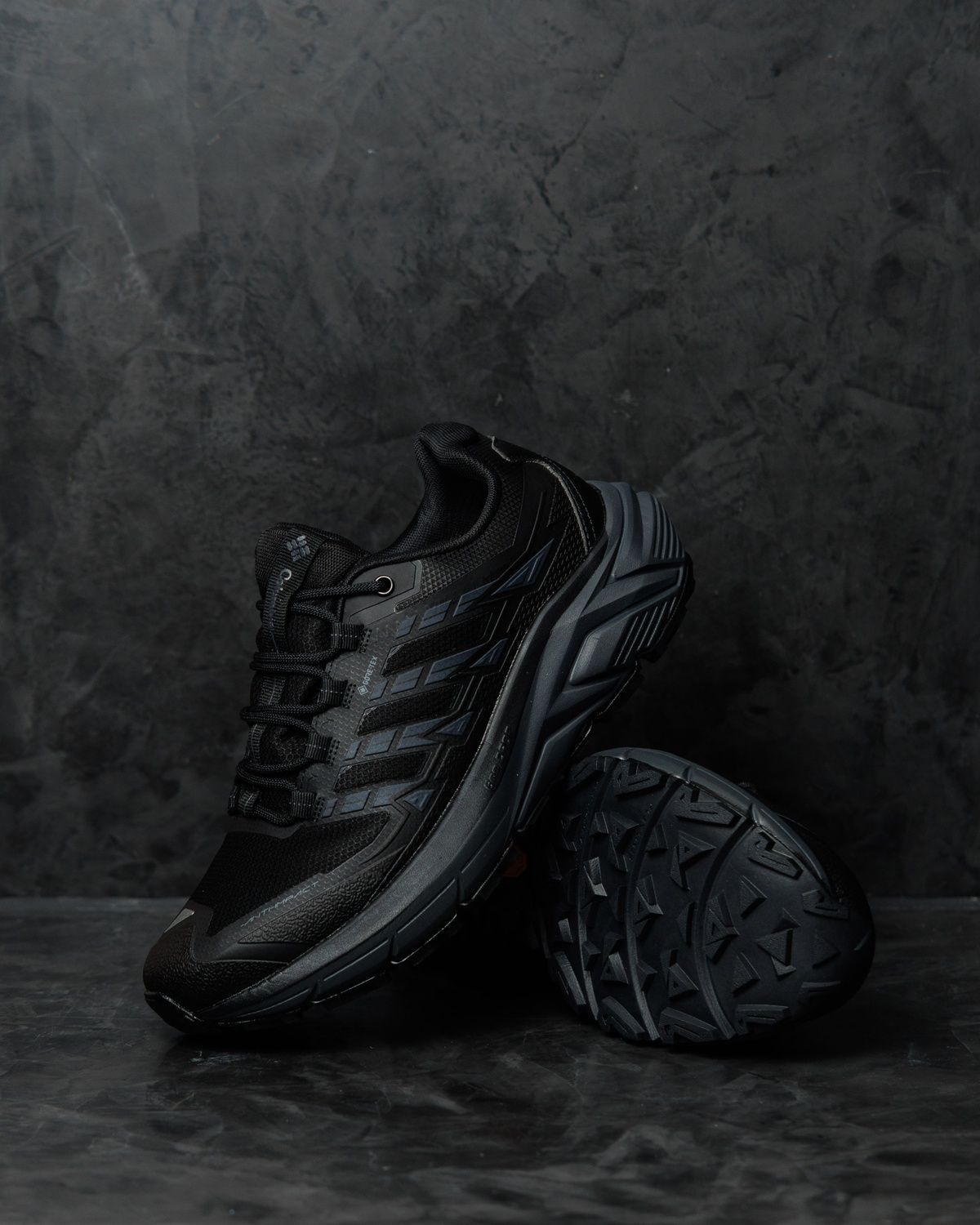 Кросівки Columbia Anti-Impact Gore-Tex Black CL028 фото