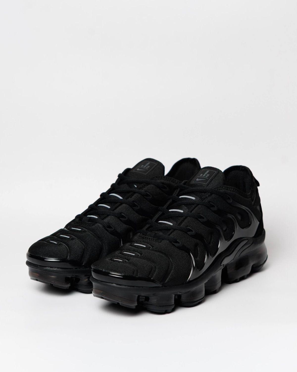 Кросівки Nike Air VaporMax Plus Black NK098 фото