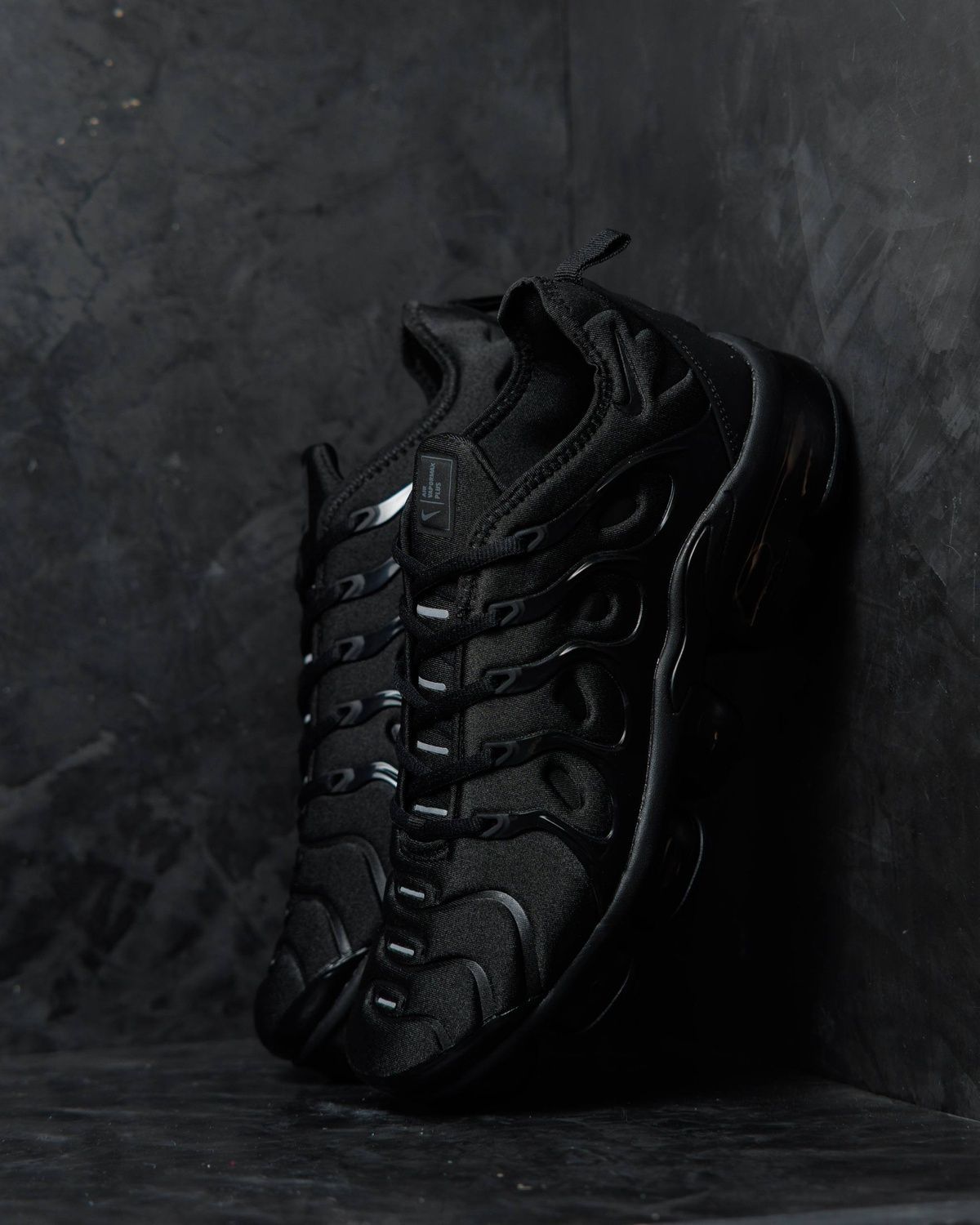 Кросівки Nike Air VaporMax Plus Black NK098 фото