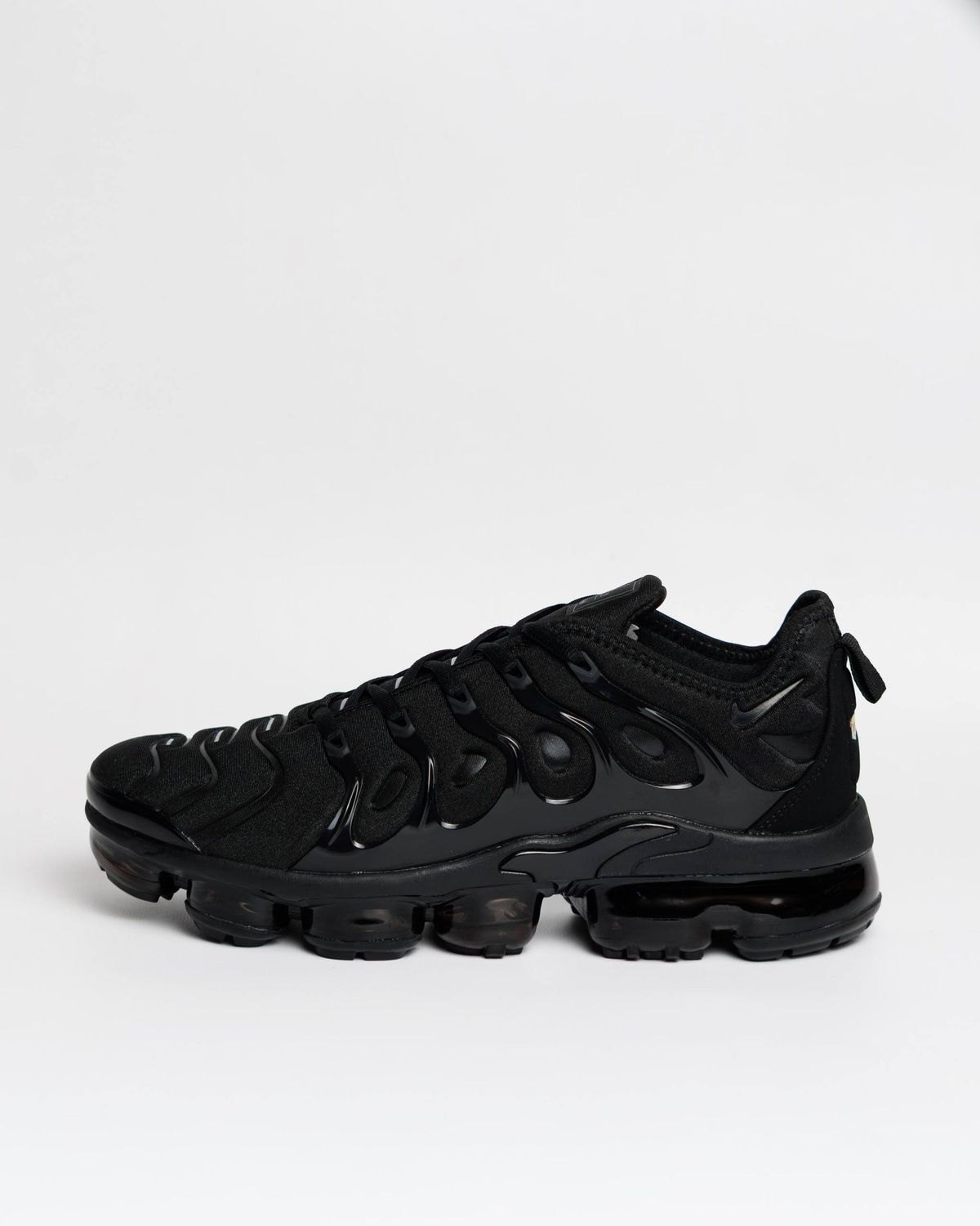 Кросівки Nike Air VaporMax Plus Black NK098 фото