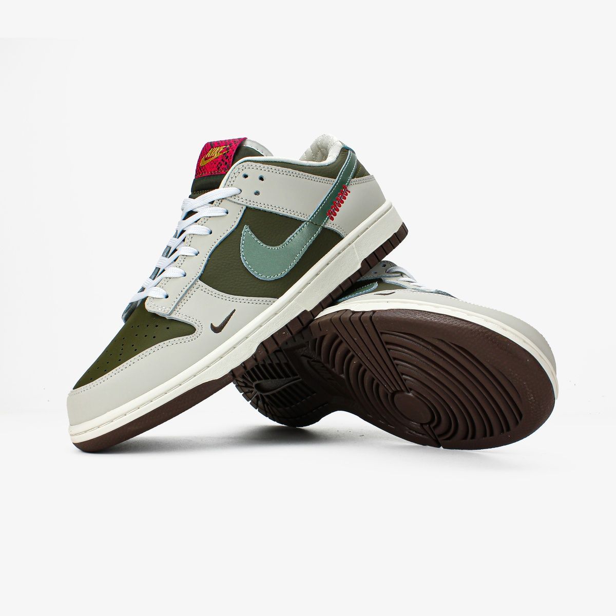 Кросівки Nike Dunk Low Retro Year of the Snake B32 фото