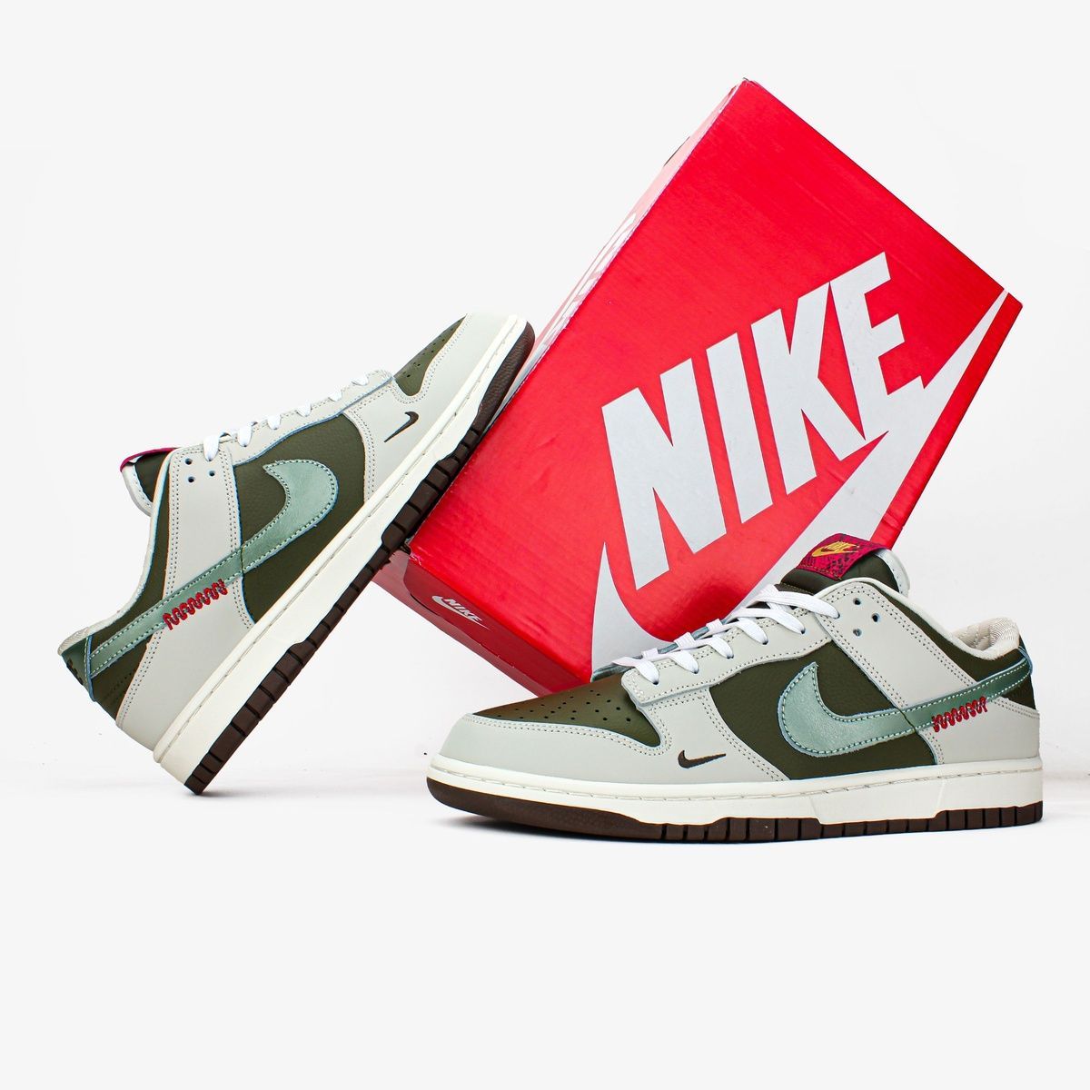 Кросівки Nike Dunk Low Retro Year of the Snake B32 фото