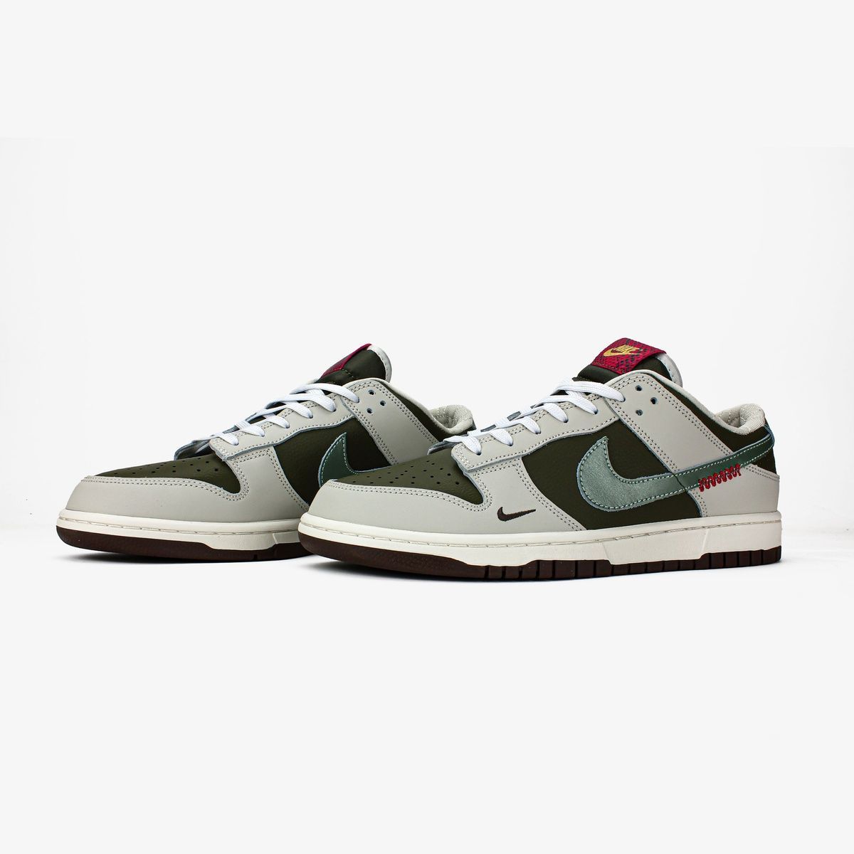 Кросівки Nike Dunk Low Retro Year of the Snake B32 фото