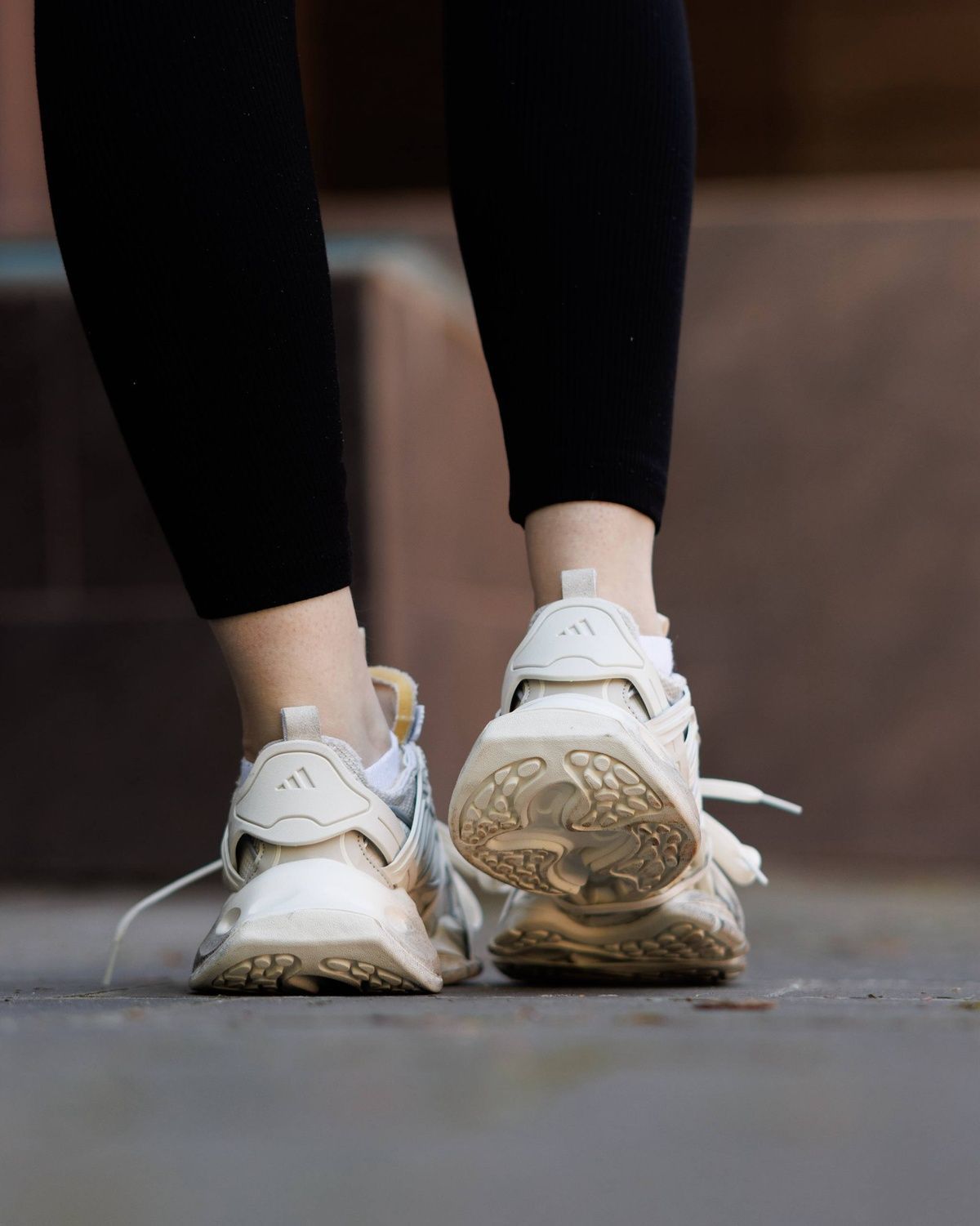 Кросівки Adidas Vento XLG Runner Deluxe Beige AD121 фото