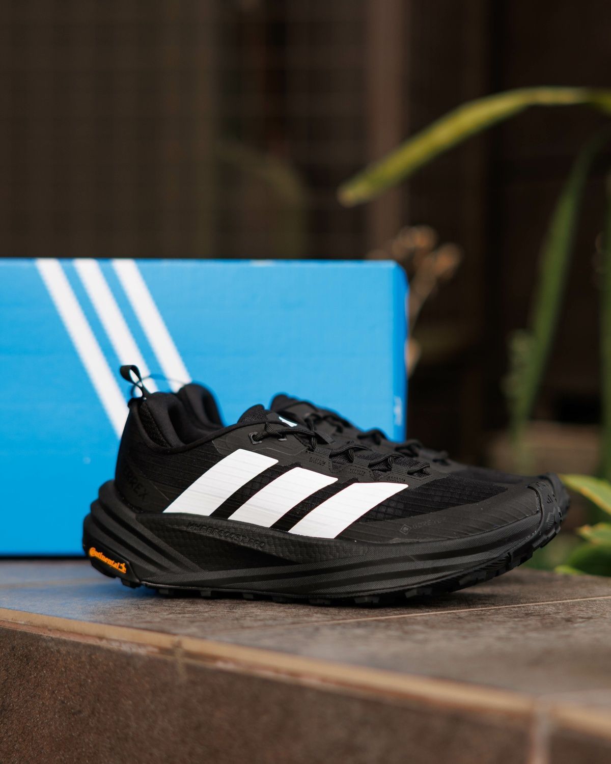 Кросівки Adidas Terrex Freehiker 3 Low Gore-Tex Black White AD123 фото