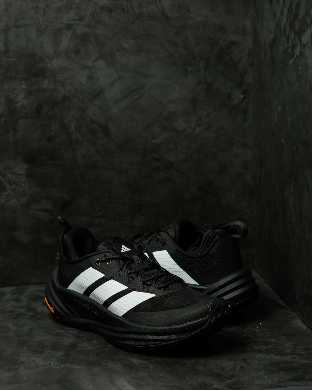 Кросівки Adidas Terrex Freehiker 3 Low Gore-Tex Black White AD123 фото