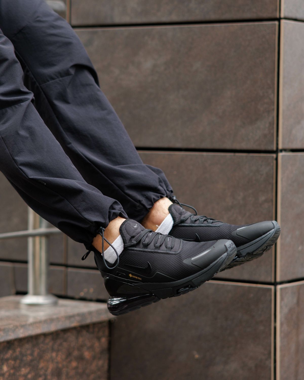 Кросівки Nike Air Max 270 Gore-Tex Triple Black NK393 фото