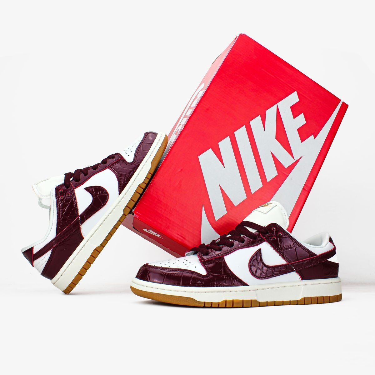 Кросівки Nike SB Dunk "Burgundy Croc" B101 фото