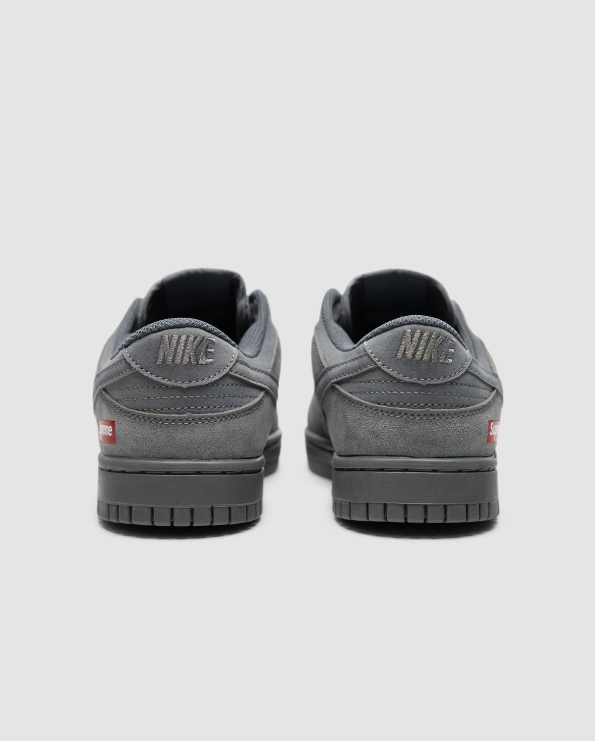 Nike SB Dunk Low x Supreme Grey C-01310 фото