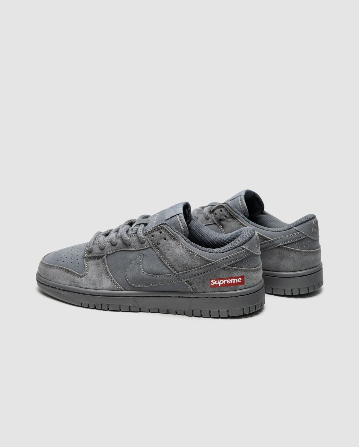 Nike SB Dunk Low x Supreme Grey C-01310 фото