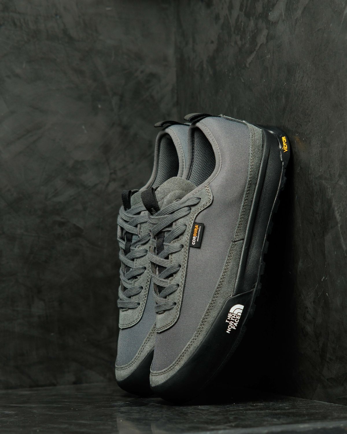 Кросівки The North Face Clyffe Trainers Grey TN005 фото