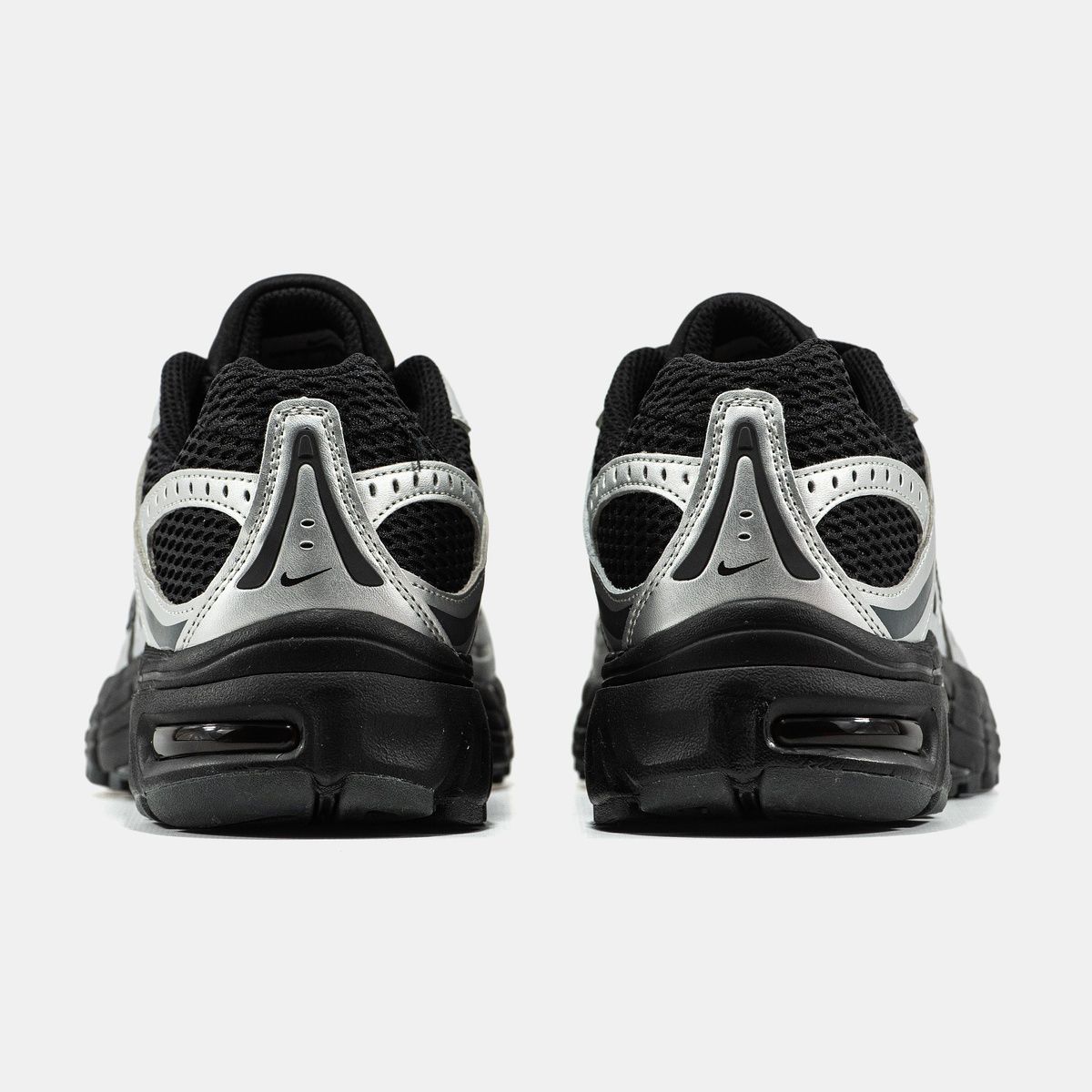 Кросівки Nike Air Max Moto 2K 3037 фото Кросівки Nike Air Max Moto 2K 3037 фото