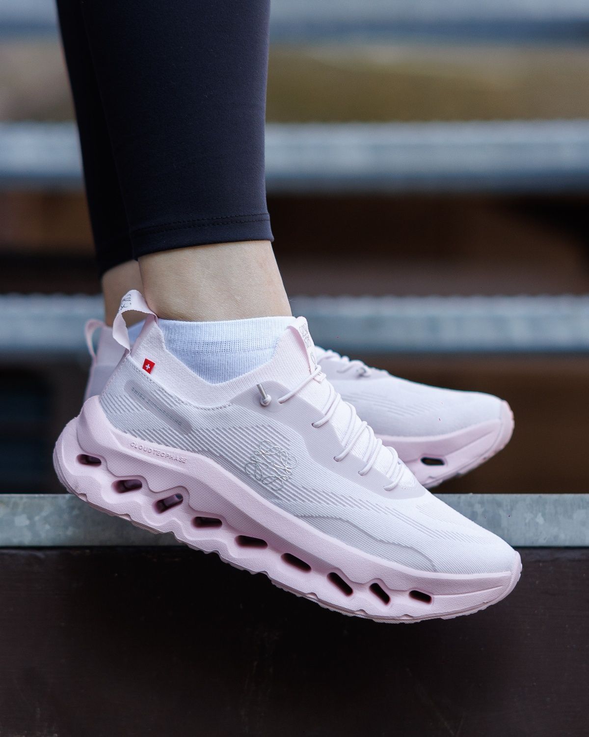 Кросівки Loewe x On Running Cloudtilt Pale Pink ON001 фото