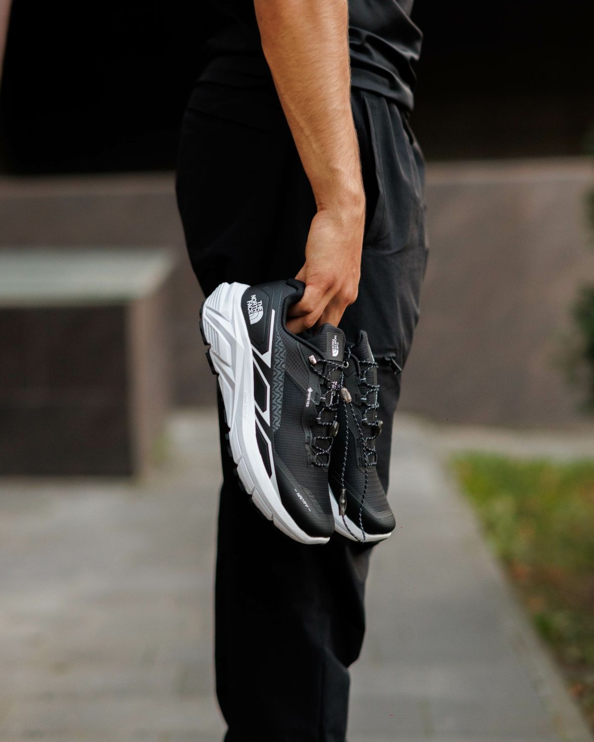 Кросівки The North Face Vectiv Gore-Tex Black White TN008 фото
