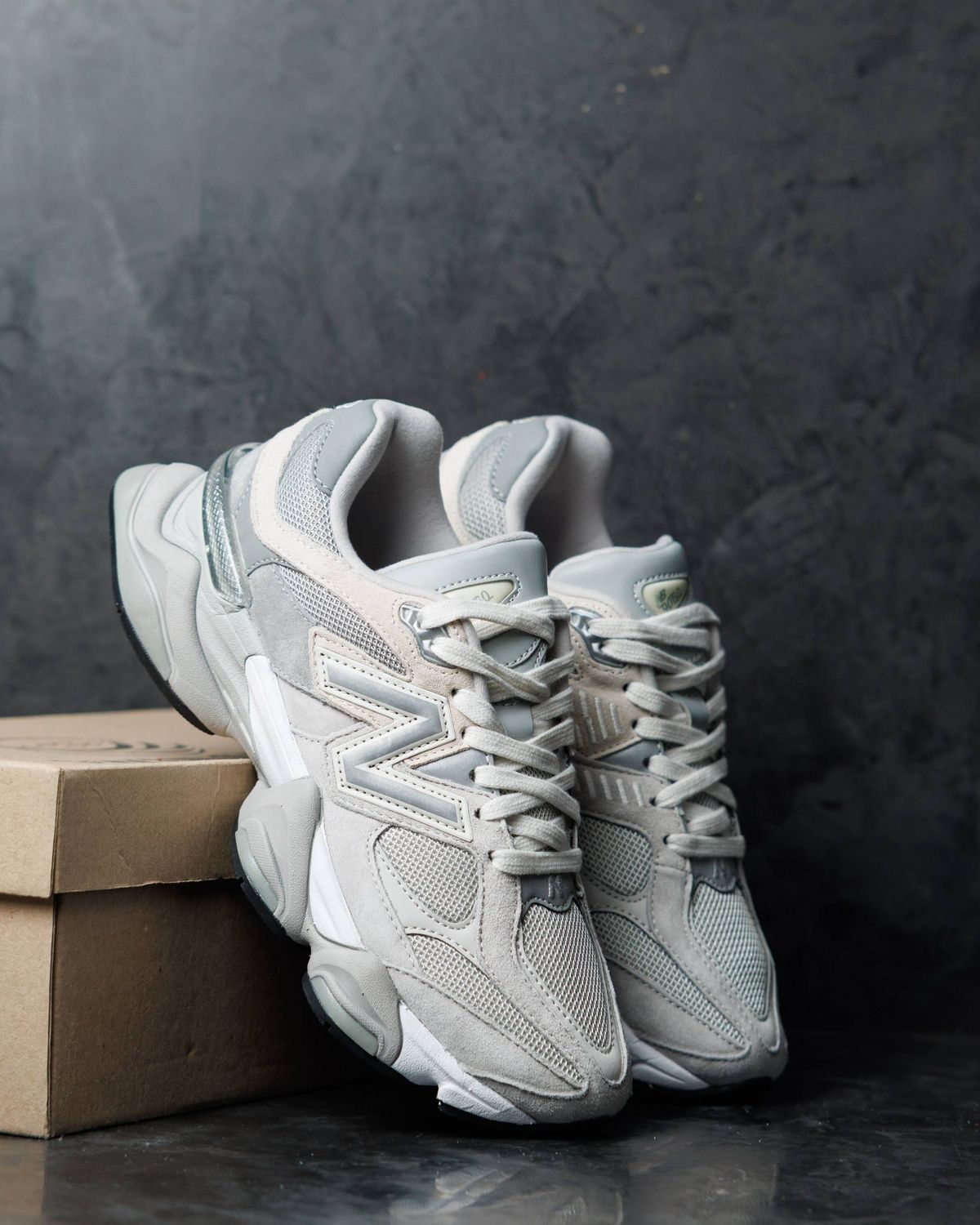 Кросівки New Balance 9060 Shadow Grey NB170 фото Кросівки New Balance 9060 Shadow Grey NB170 фото