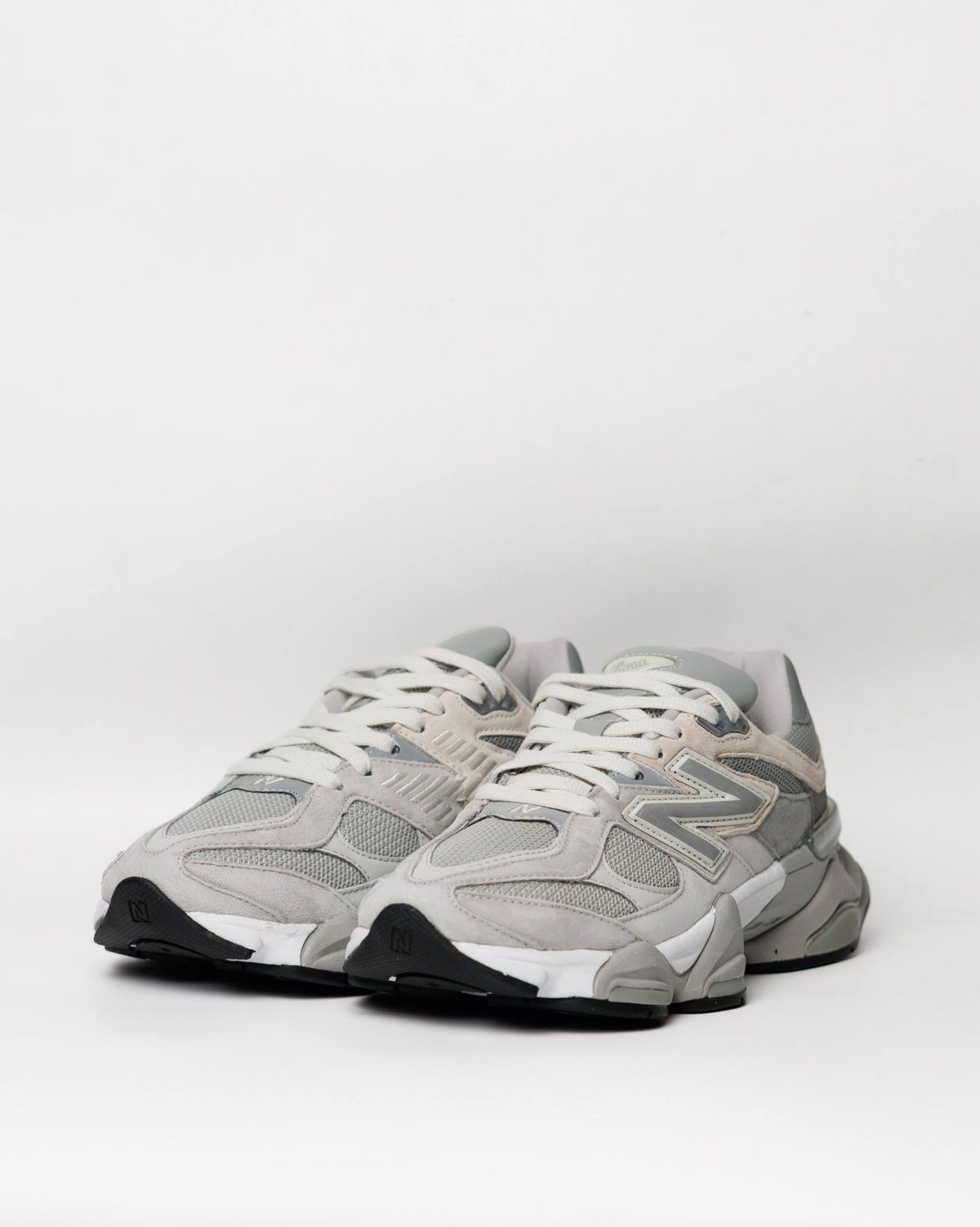 Кросівки New Balance 9060 Shadow Grey NB170 фото Кросівки New Balance 9060 Shadow Grey NB170 фото