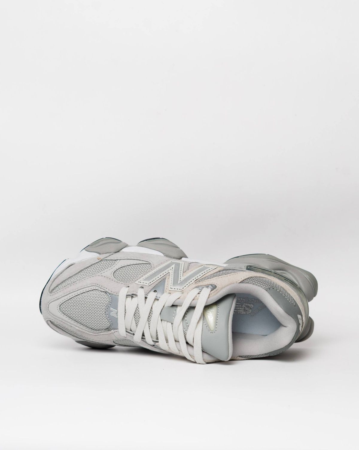 Кросівки New Balance 9060 Shadow Grey NB170 фото Кросівки New Balance 9060 Shadow Grey NB170 фото