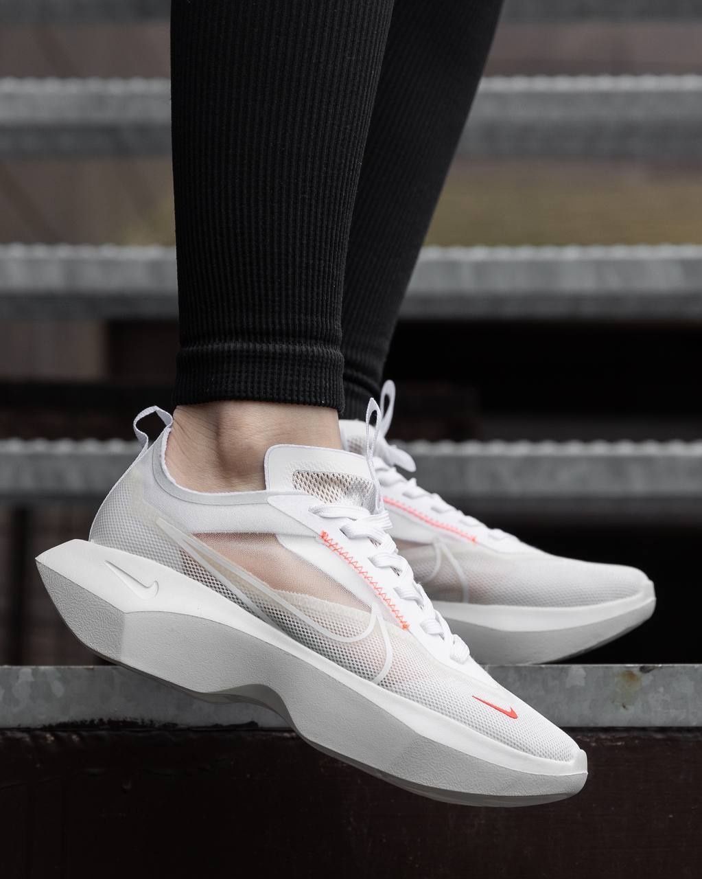 Кросівки Nike Vista Lite White Red NK148 фото Кросівки Nike Vista Lite White Red NK148 фото