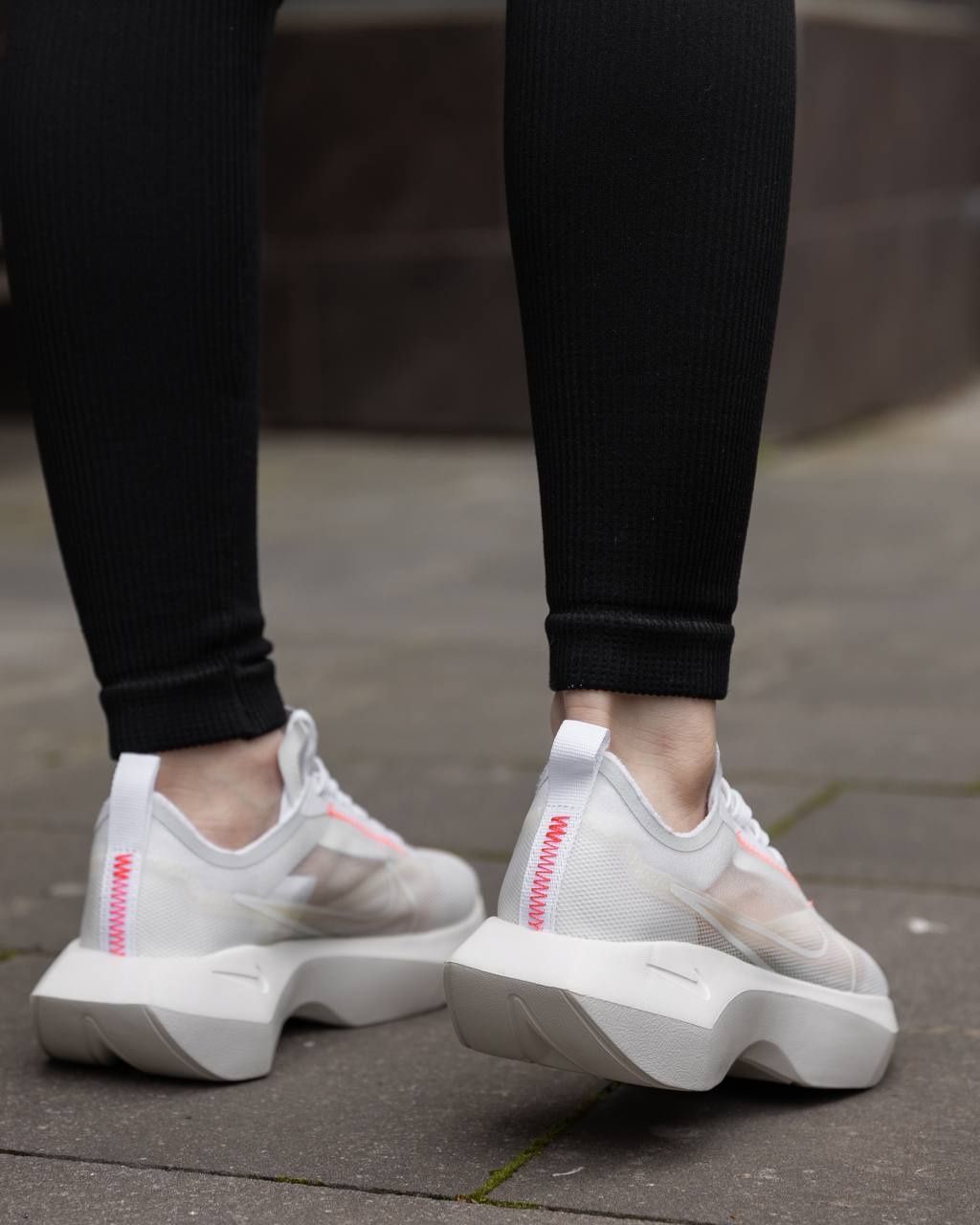 Кросівки Nike Vista Lite White Red NK148 фото Кросівки Nike Vista Lite White Red NK148 фото