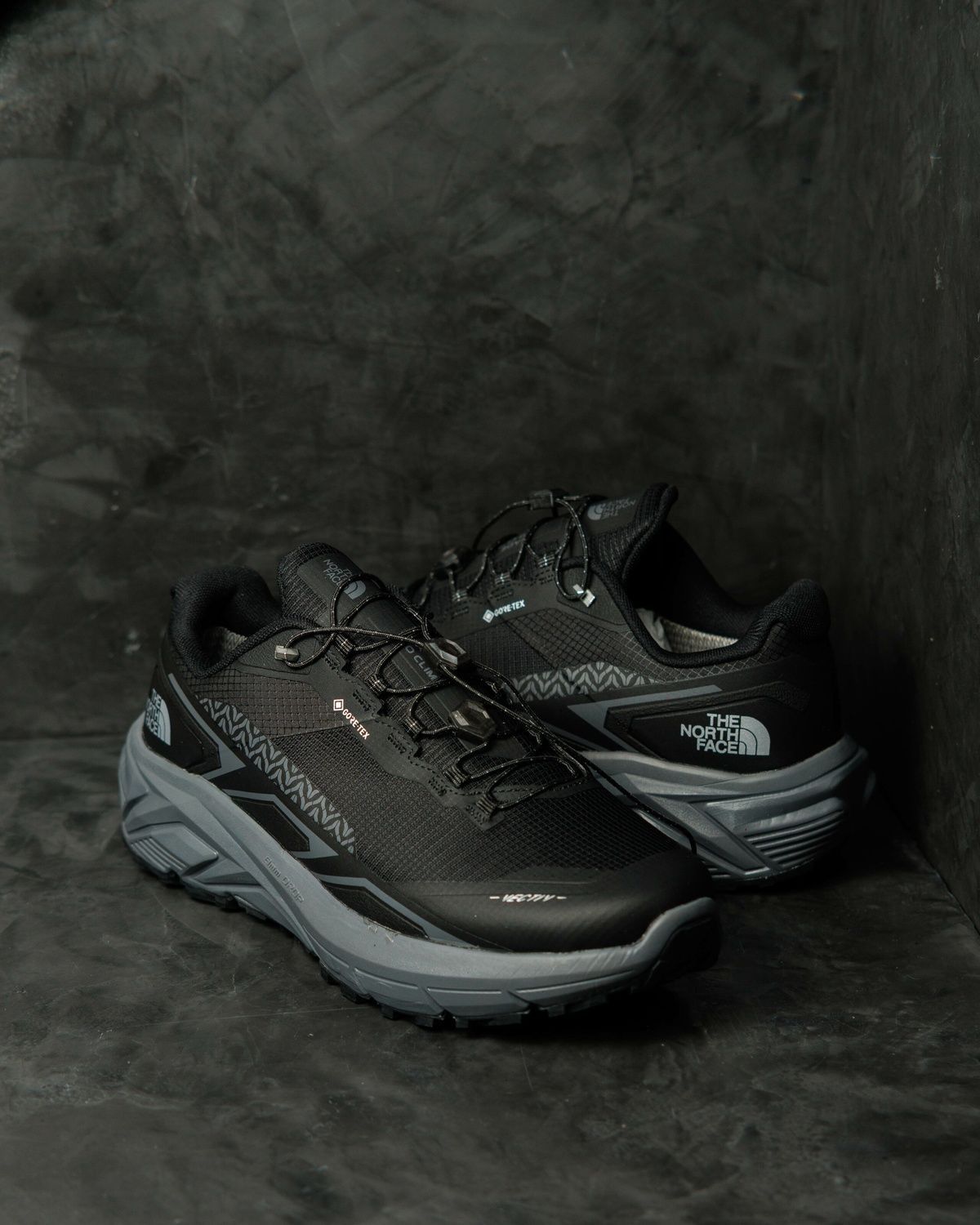 Кросівки The North Face Vectiv Gore-Tex Black Grey TN009 фото