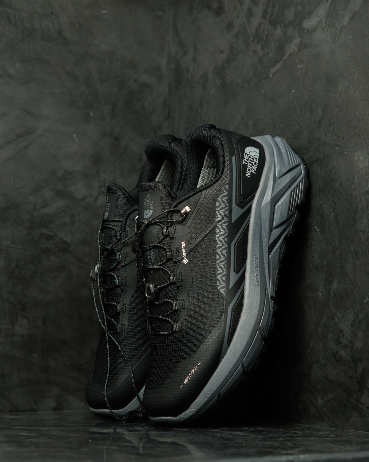 Кросівки The North Face Vectiv Gore-Tex Black Grey TN009 фото