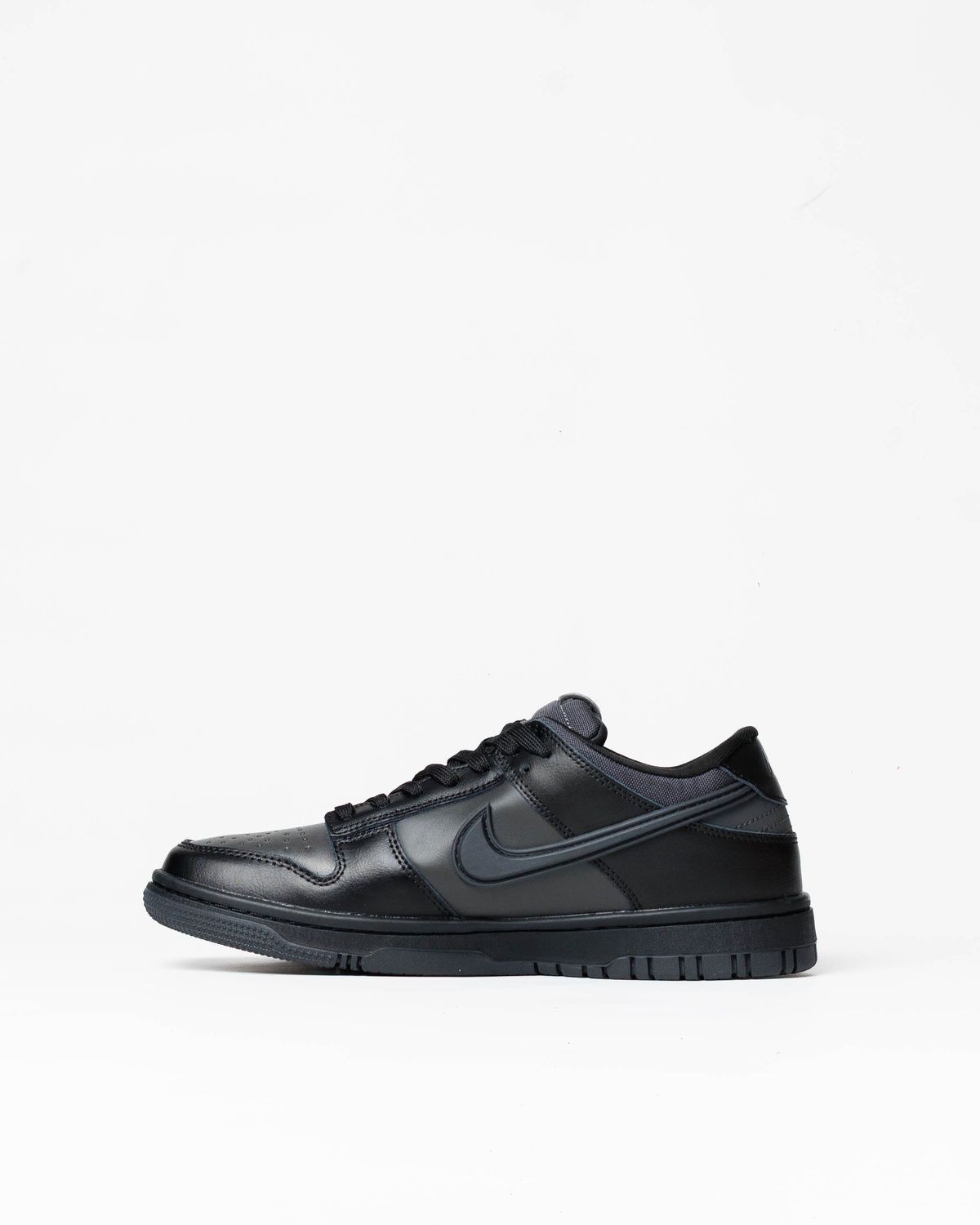 Кросівки Nike Dunk Low Gore-Tex Triple Black NK391 фото