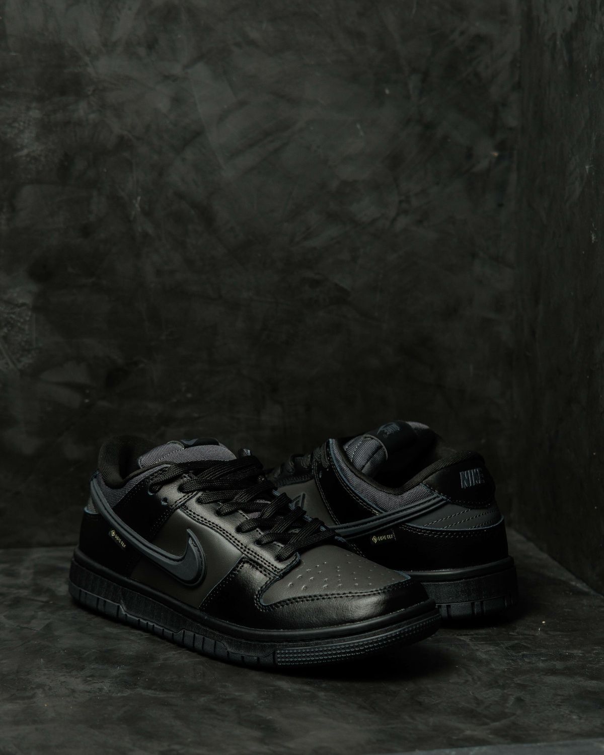 Кросівки Nike Dunk Low Gore-Tex Triple Black NK391 фото