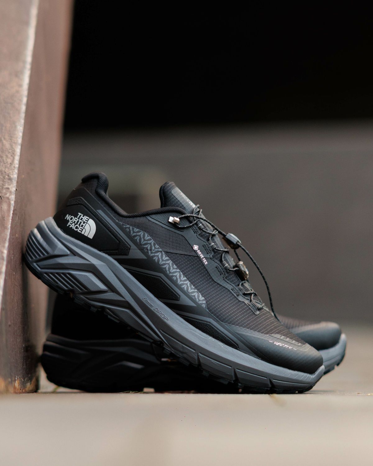 Кросівки The North Face Vectiv Gore-Tex Black Grey TN009 фото