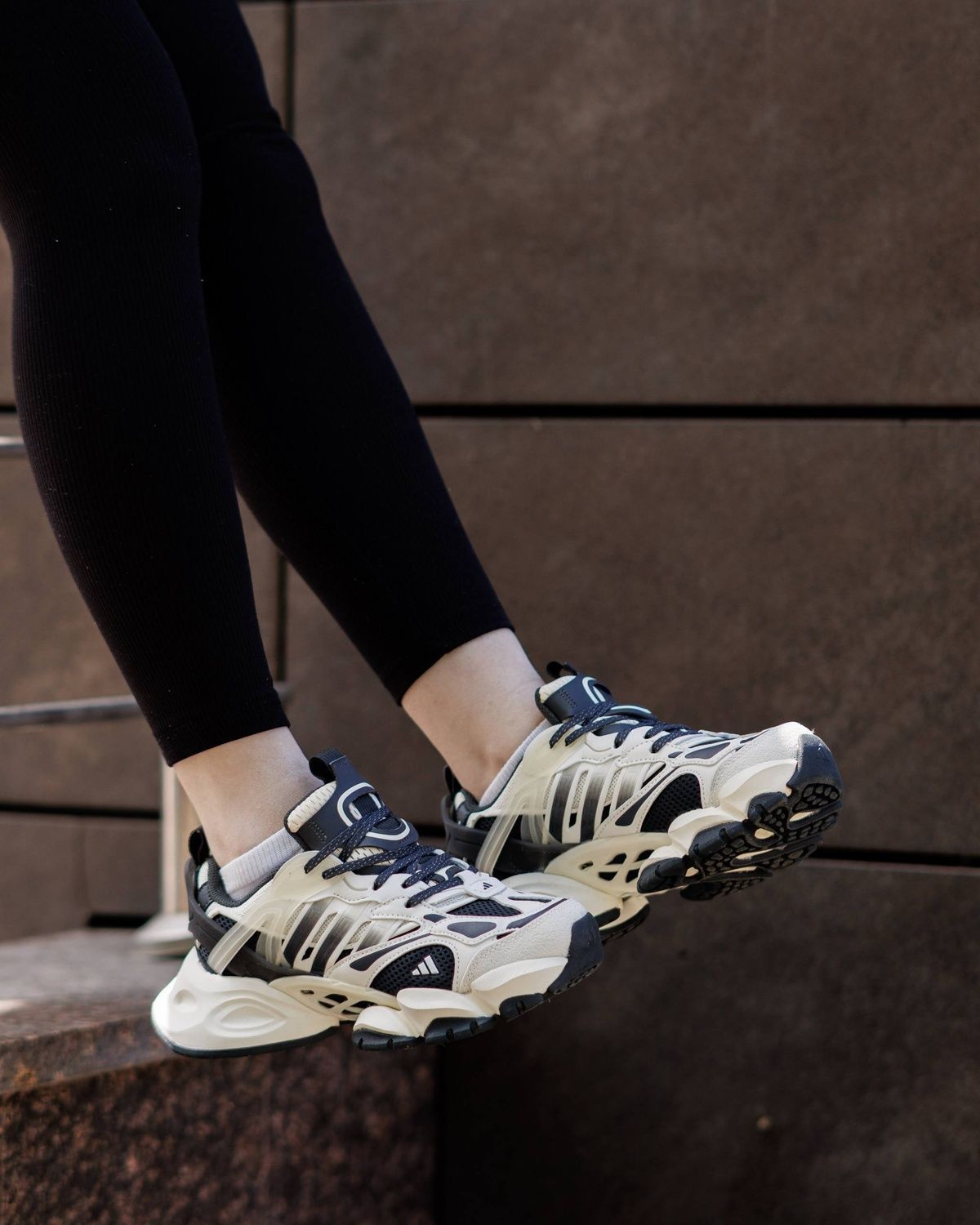 Кросівки Adidas Vento XLG Runner Deluxe White Black Grey AD119 фото