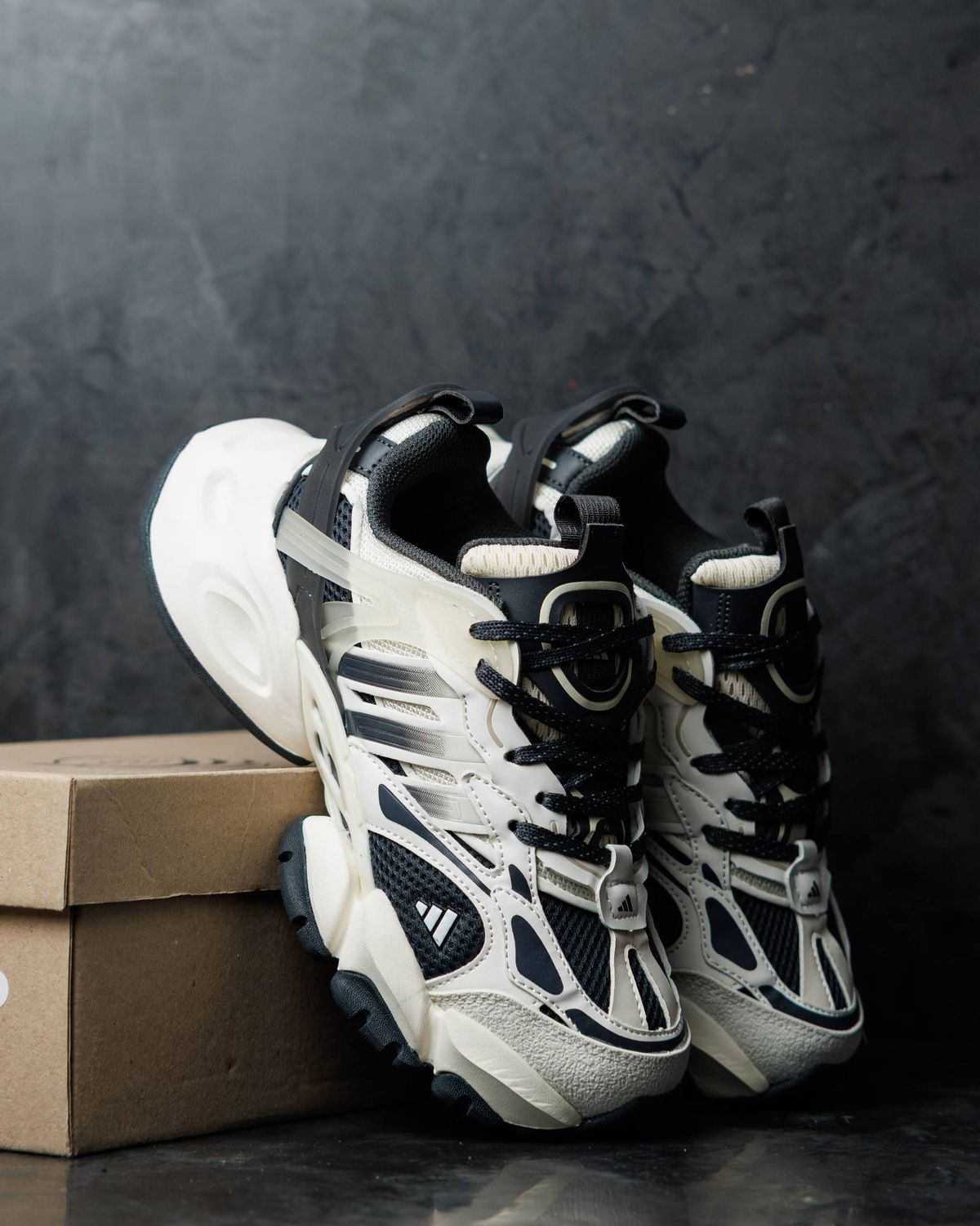 Кросівки Adidas Vento XLG Runner Deluxe White Black Grey AD119 фото