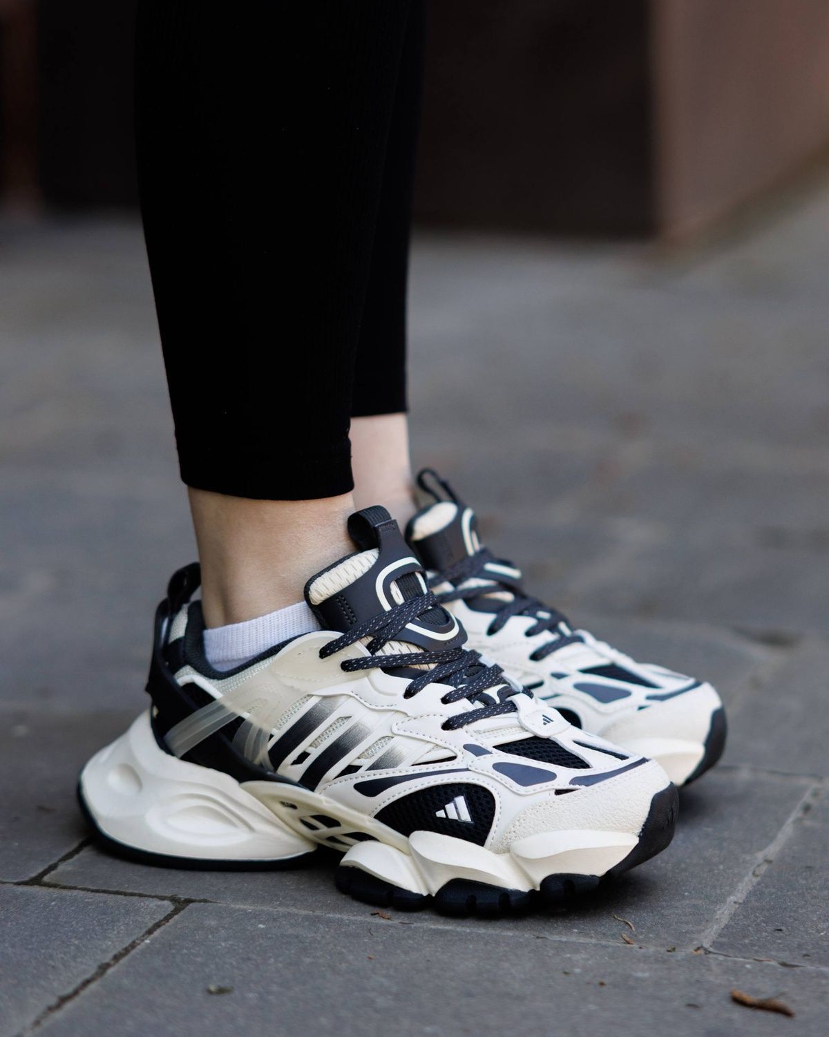 Кросівки Adidas Vento XLG Runner Deluxe White Black Grey AD119 фото