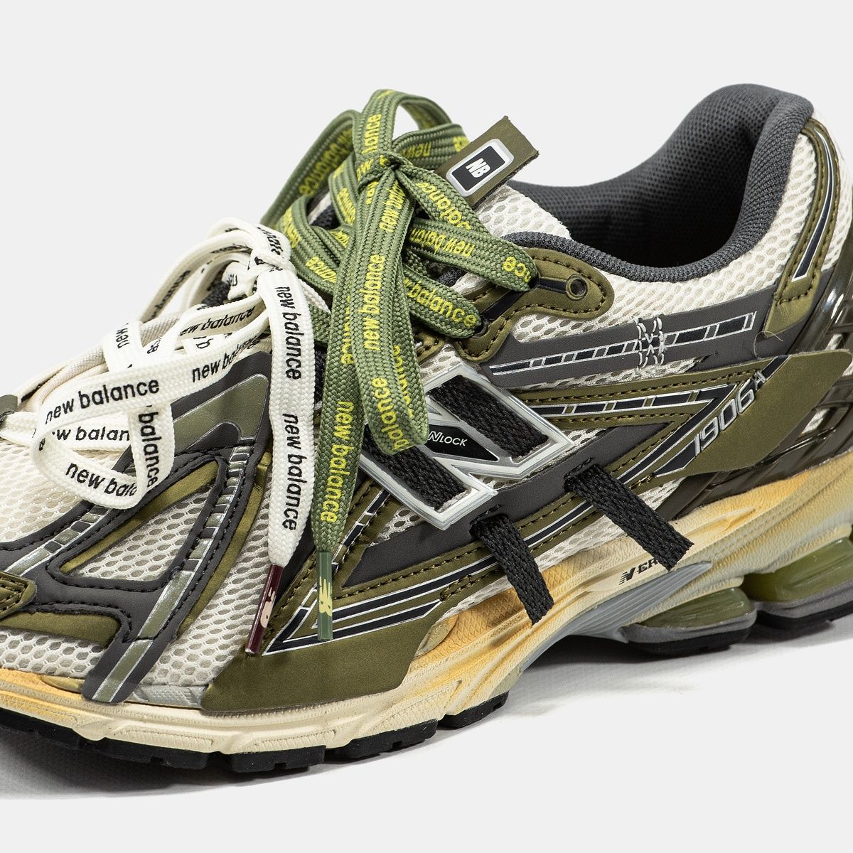 Кросівки New Balance 1906A 3015 фото