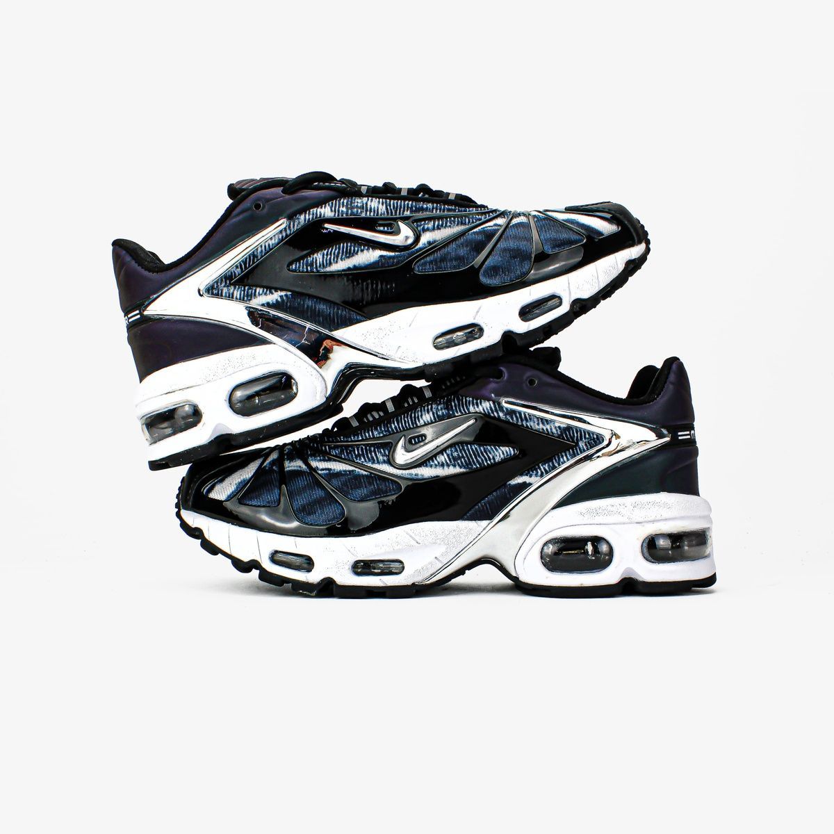 Кросівки Nike Air Max Tailwind 5 x Skepta "Black White Silver" 0932 фото Кросівки Nike Air Max Tailwind 5 x Skepta "Black White Silver" 0932 фото