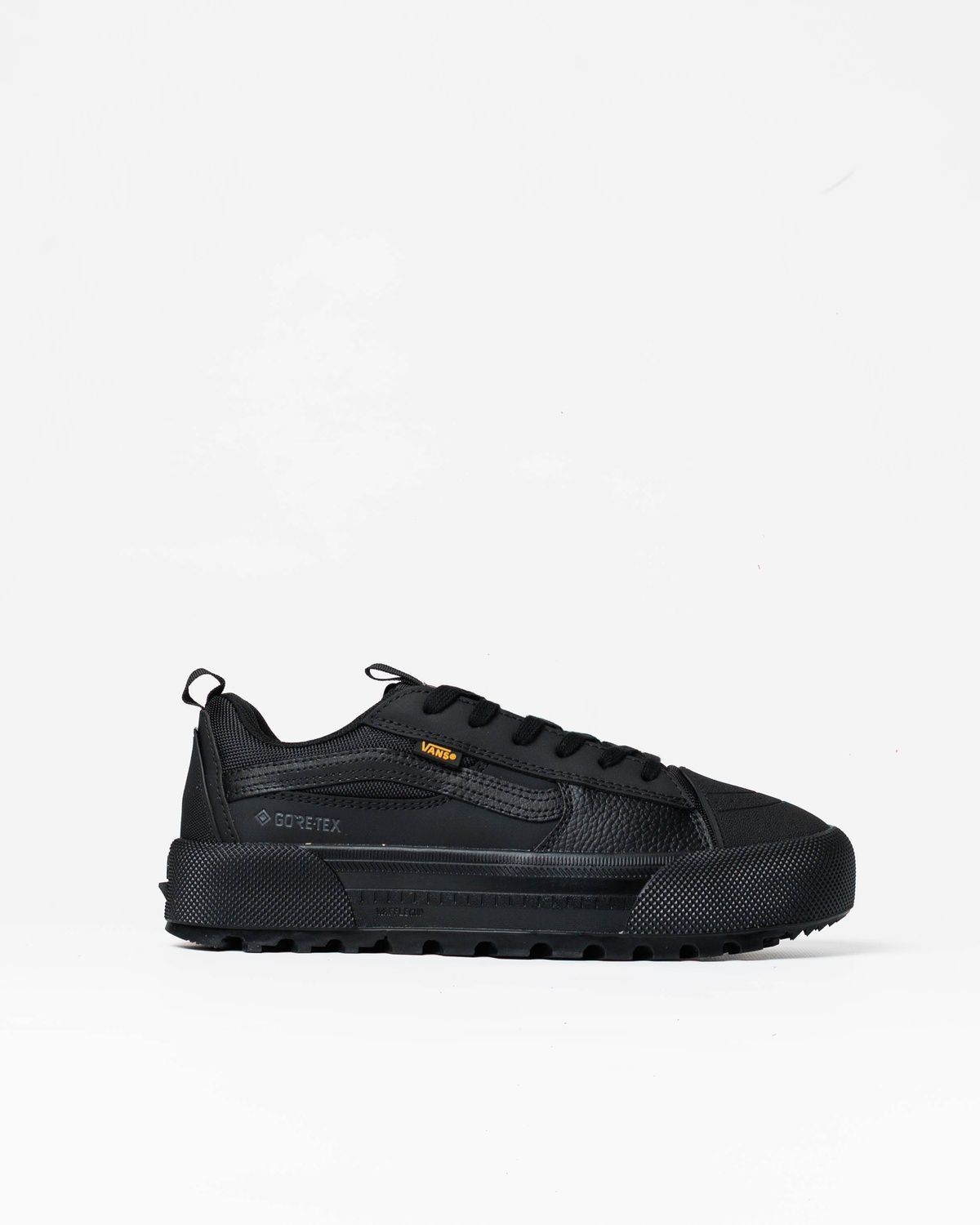 Кросівки Vans Old Skool MTE-1 Gore-Tex Black VN003 фото