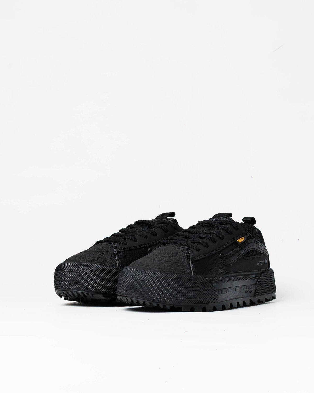 Кросівки Vans Old Skool MTE-1 Gore-Tex Black VN003 фото