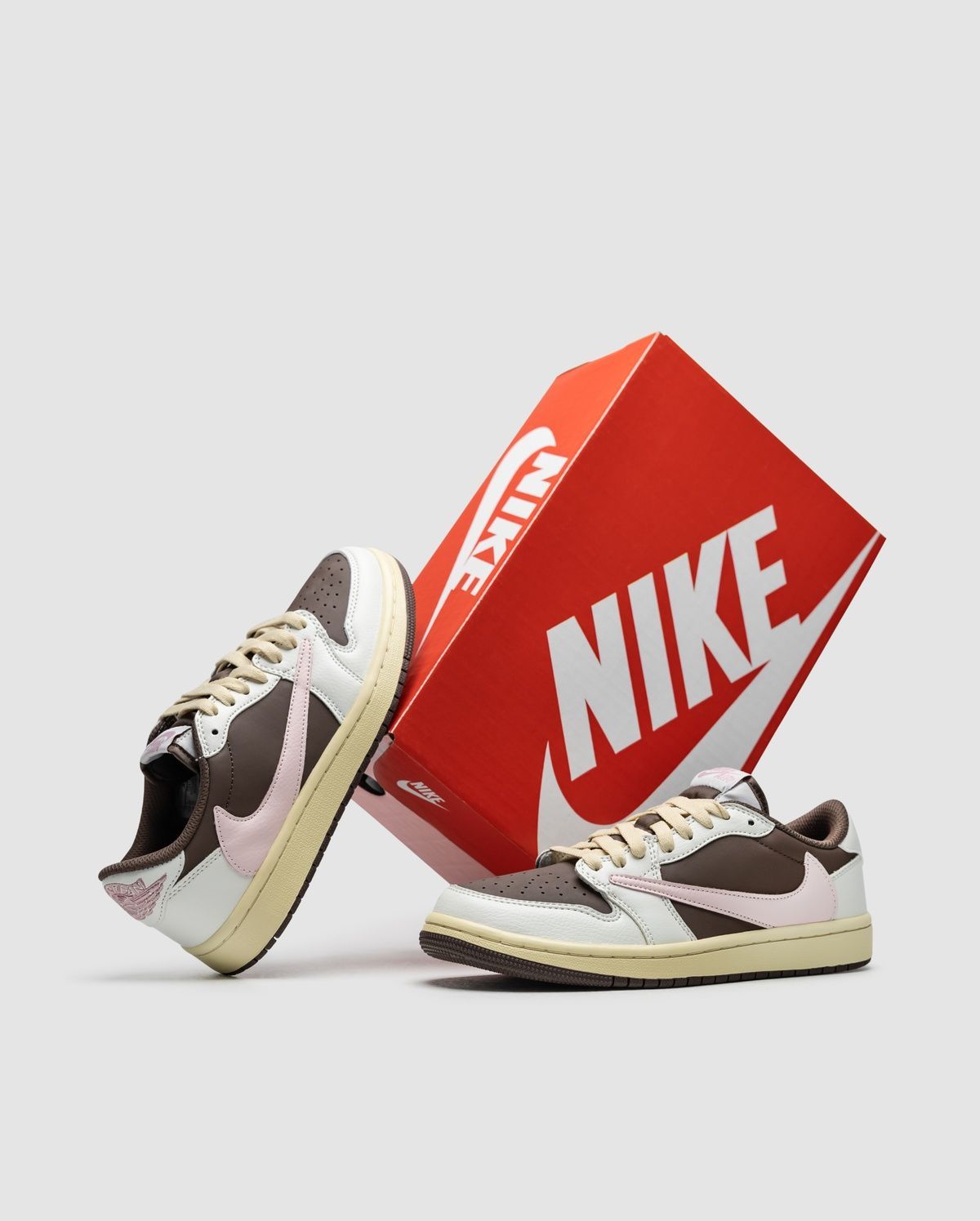 Nike Air Jordan 1 Low x Travis Scott Dark Pony C-01316 фото