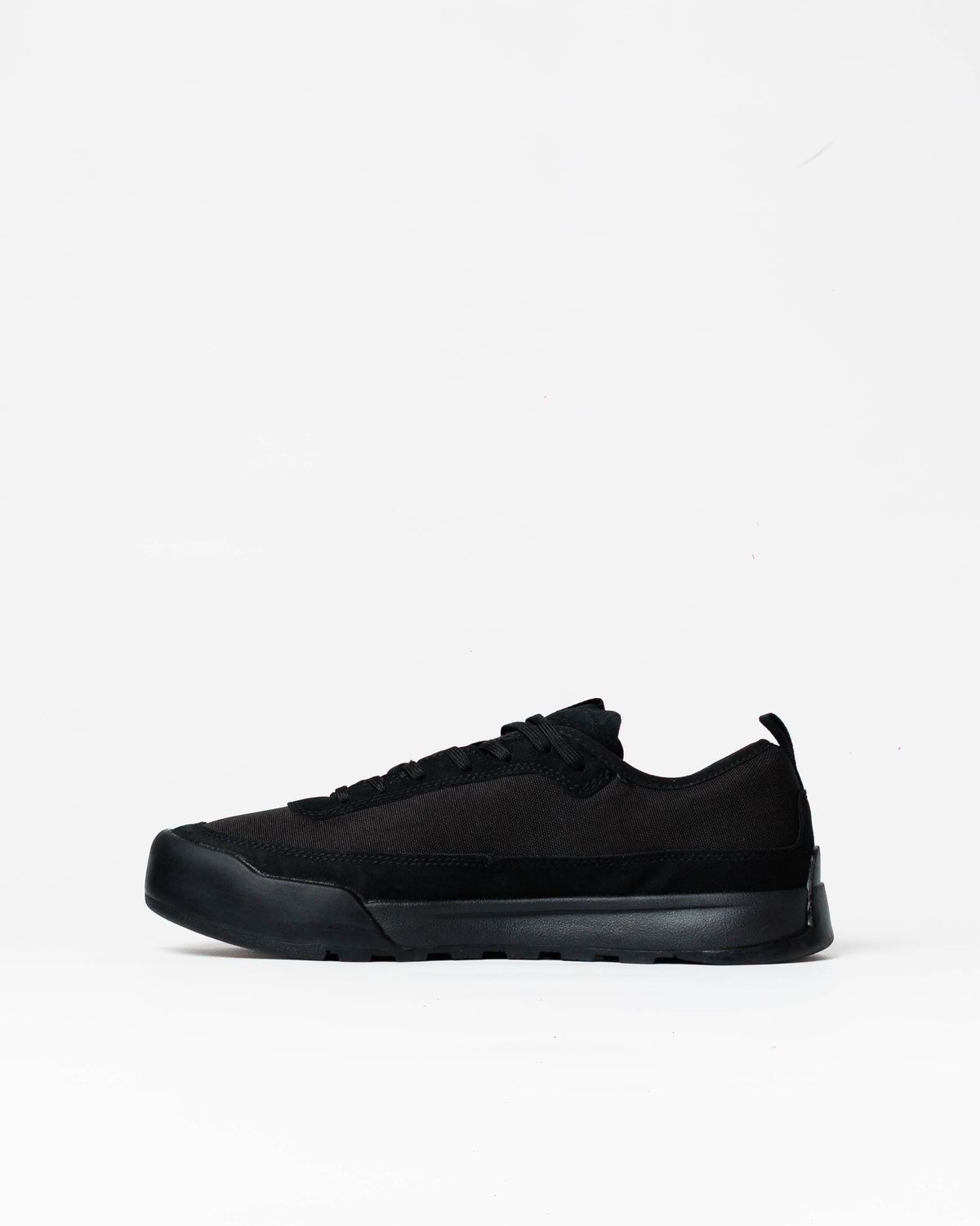 Кросівки The North Face Clyffe Trainers Black TN003 фото