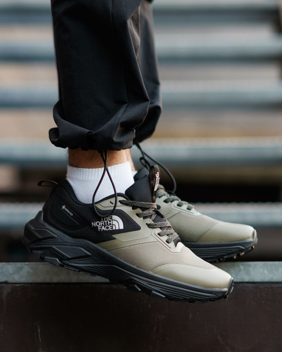 Кросівки The North Face Vectiv Gore-Tex Black Khaki TN002 фото