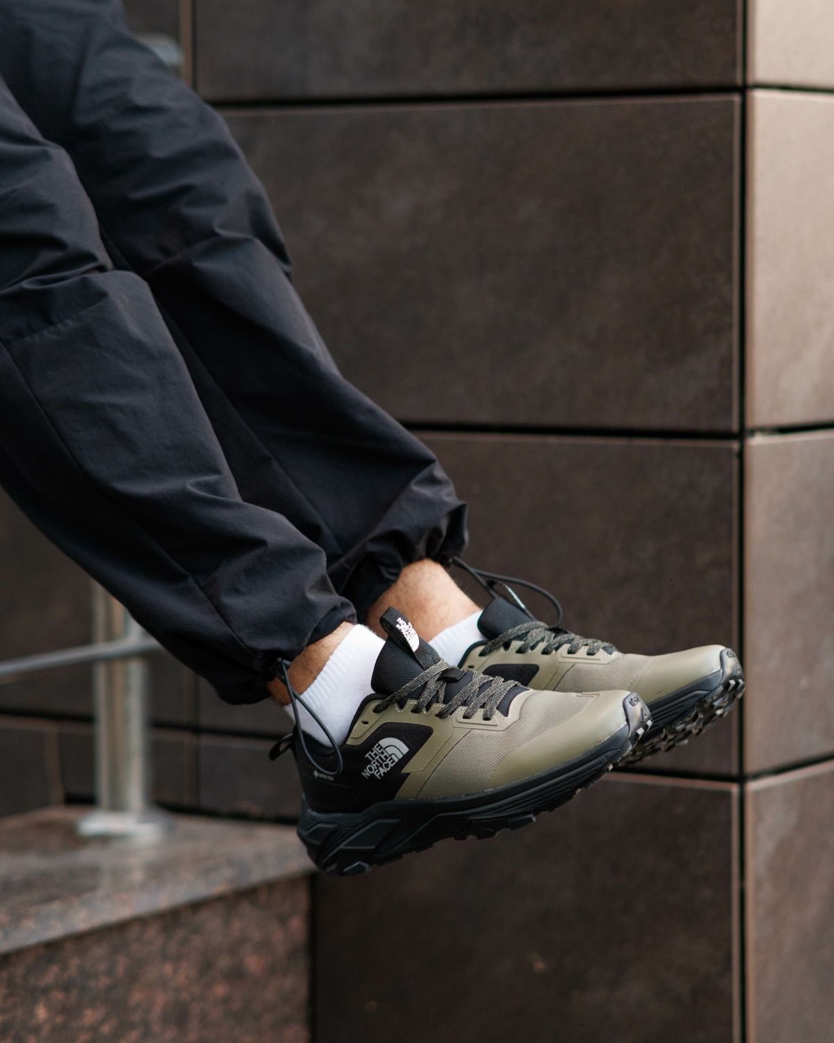 Кросівки The North Face Vectiv Gore-Tex Black Khaki TN002 фото