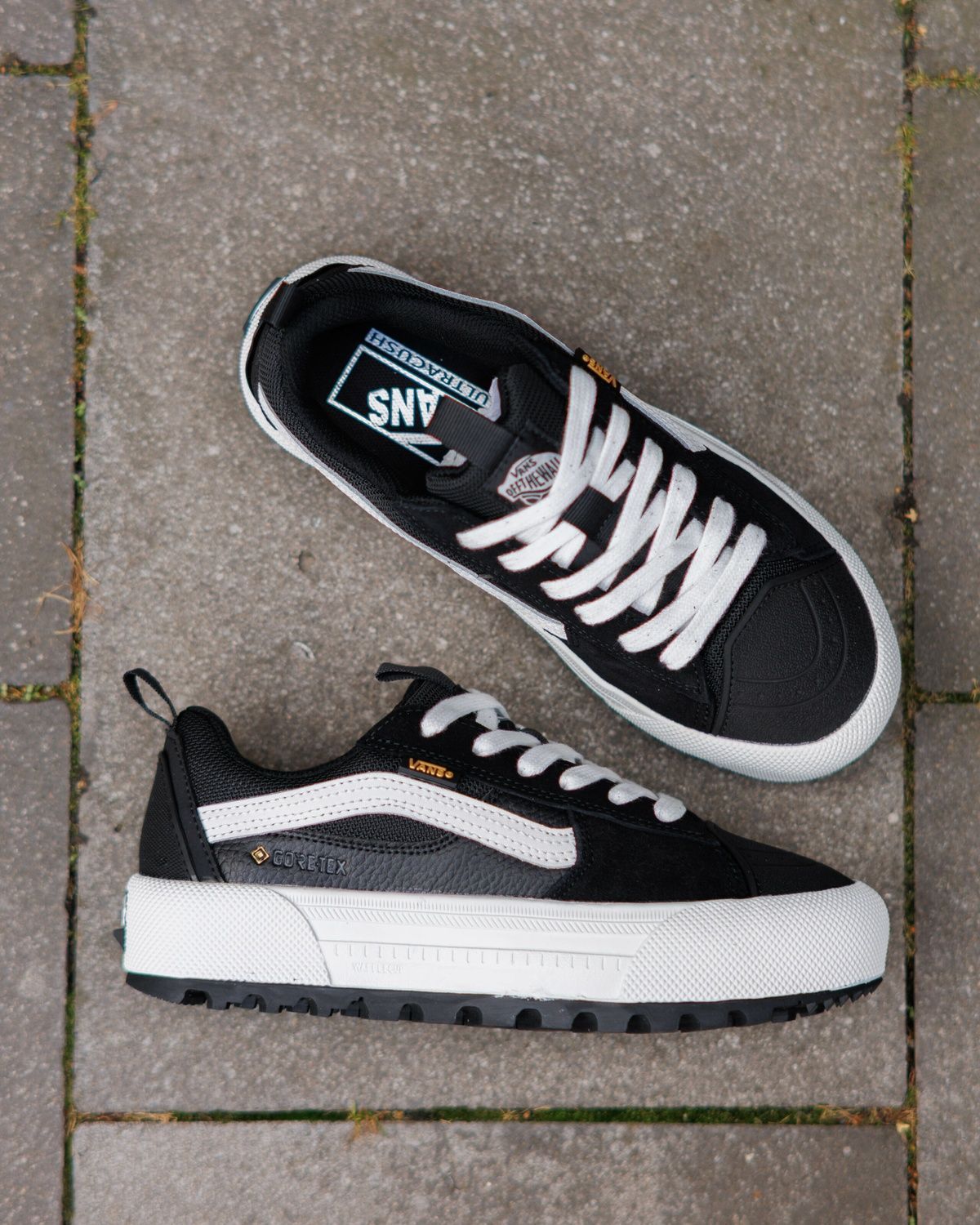 Кросівки Vans Old Skool MTE-1 Gore-Tex Black White VN004 фото