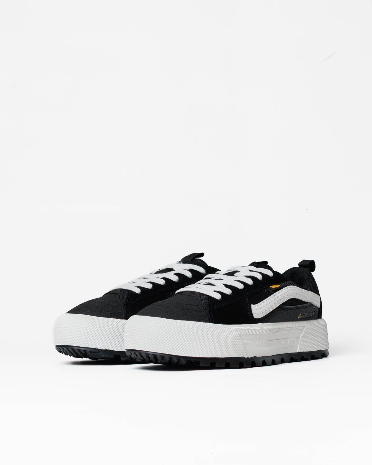 Кросівки Vans Old Skool MTE-1 Gore-Tex Black White VN004 фото