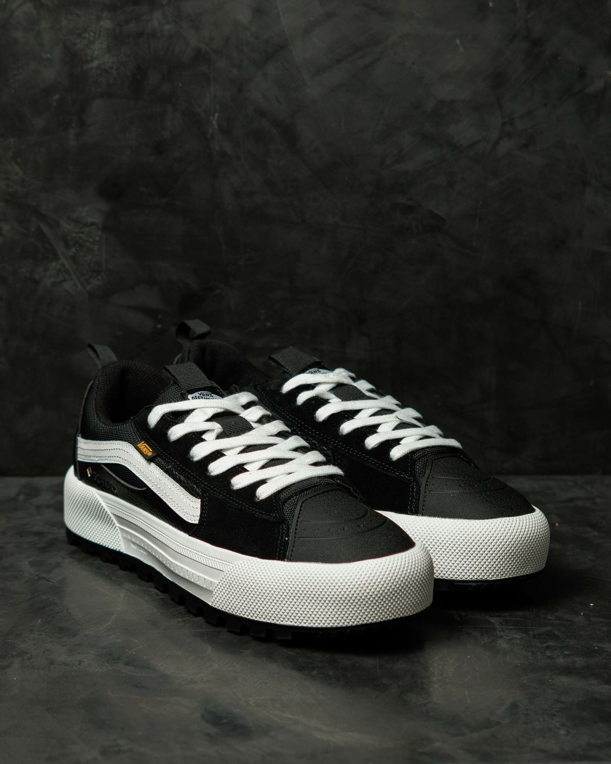 Кросівки Vans Old Skool MTE-1 Gore-Tex Black White VN004 фото
