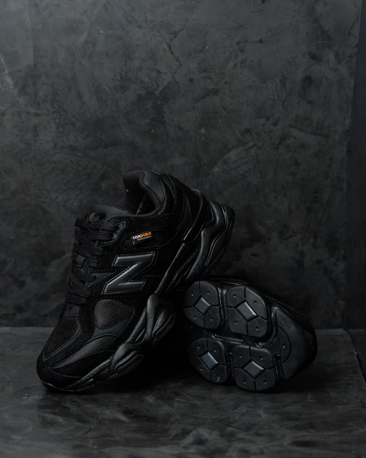 Кросівки New Balance 9060 Triple Black Cordura NB179 фото
