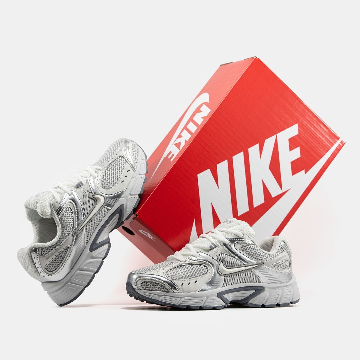 Кросівки Nike V5 RNR 3050 фото
