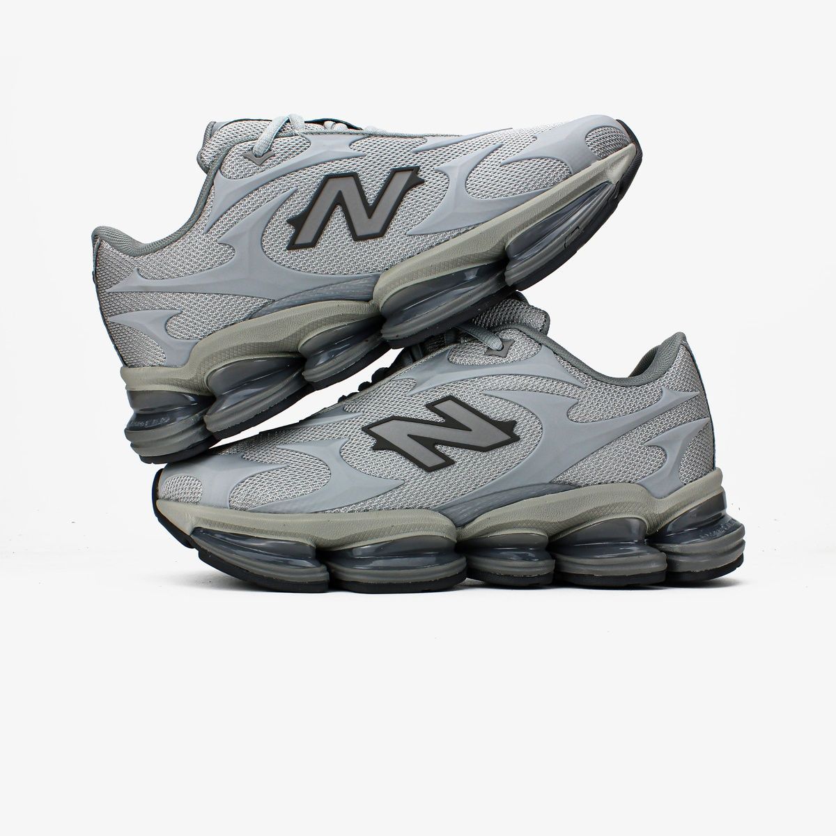 Кросівки New Balance 2000 "Silver Metallic" B17 фото Кросівки New Balance 2000 "Silver Metallic" B17 фото
