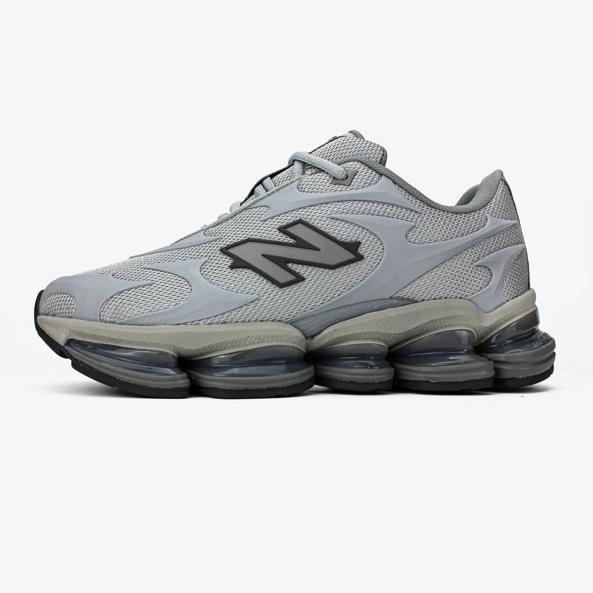 Кросівки New Balance 2000 "Silver Metallic" B17 фото Кросівки New Balance 2000 "Silver Metallic" B17 фото