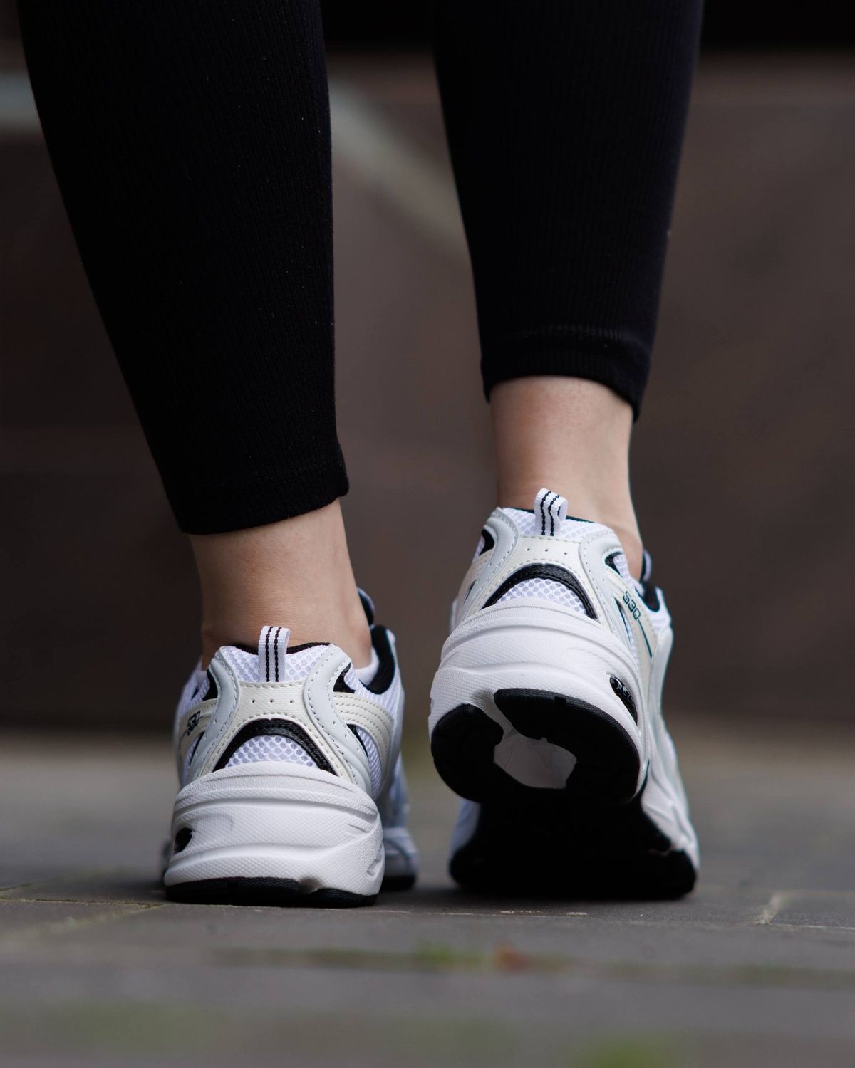 Кросівки New Balance 530 White Black NB174 фото