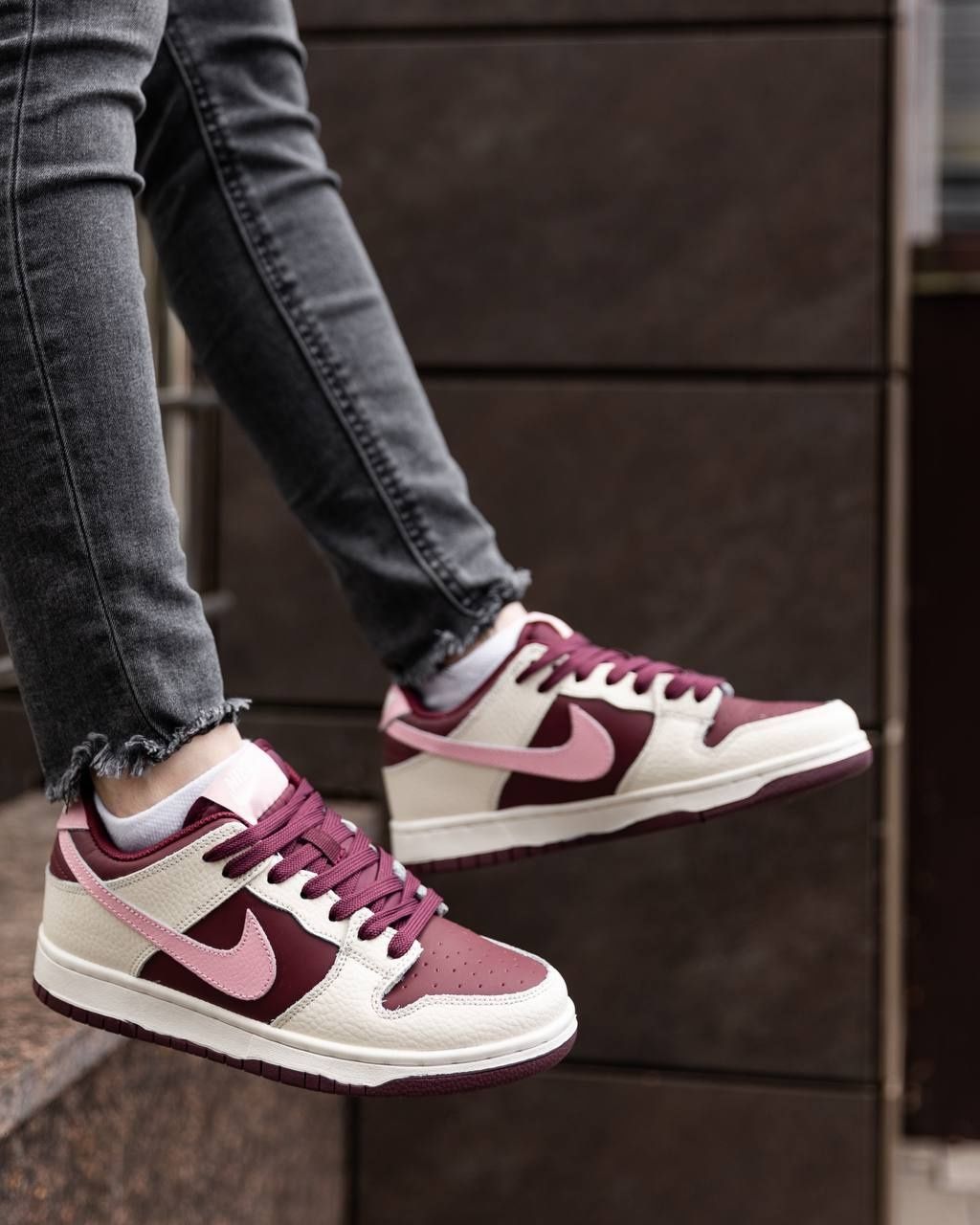 Кросівки Nike SB Dunk Low Cherry Beige NK181 фото Кросівки Nike SB Dunk Low Cherry Beige NK181 фото
