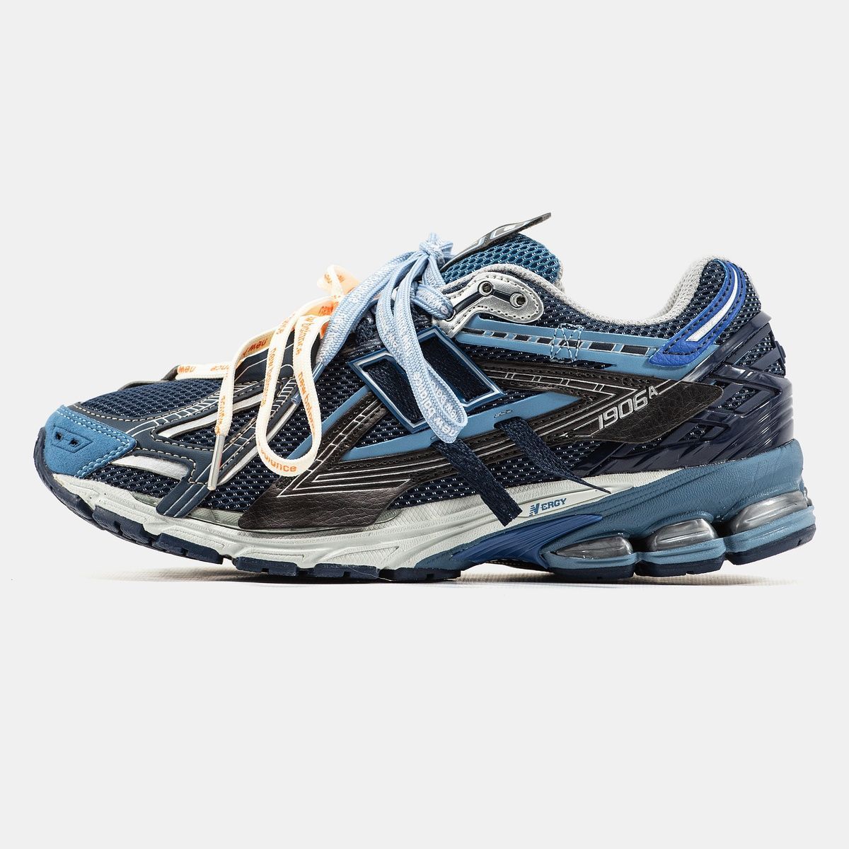Кросівки New Balance 1906A 3018 фото Кросівки New Balance 1906A 3018 фото